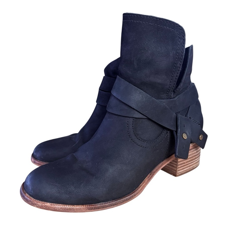 UGG Elora Black Leather Foldable 2” Stacked Heel Ankle Boots – Women’s Sz 7.5